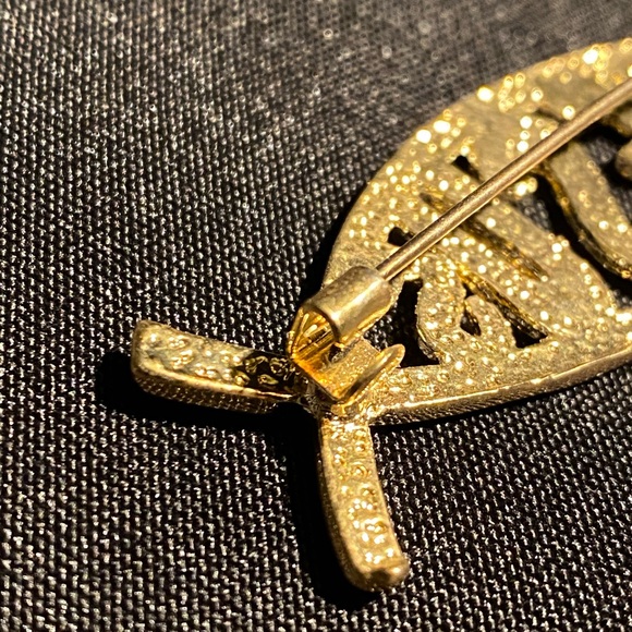 Vintage Gold tone Rhinestone Pin - Picture 4 of 6